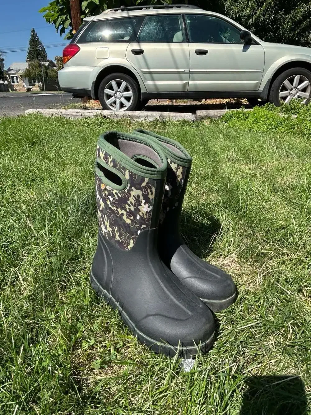 Bogs Kids Classic II Pop Camo Snow Boots Size Youth 6